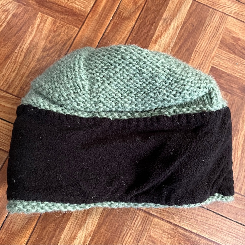 Wool Embroidered Winter Hat NWOT - Picture 2 of 7